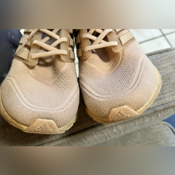 Adidas ultraboost Women’s Shoes Size 9.5 Taupe - Picture 3 of 14